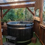 ラグジュアリーテント Roulotte Avec Bain Nordique Privatif Chauffe, Sejour Calme Et Bien-etre
