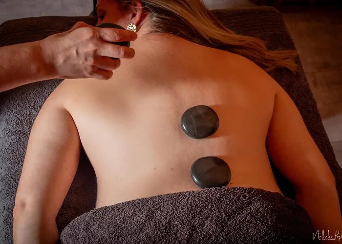 Roulotte Avec Bain Nordique Privatif Chauffé, Calme Et Bien-être Tente de luxe