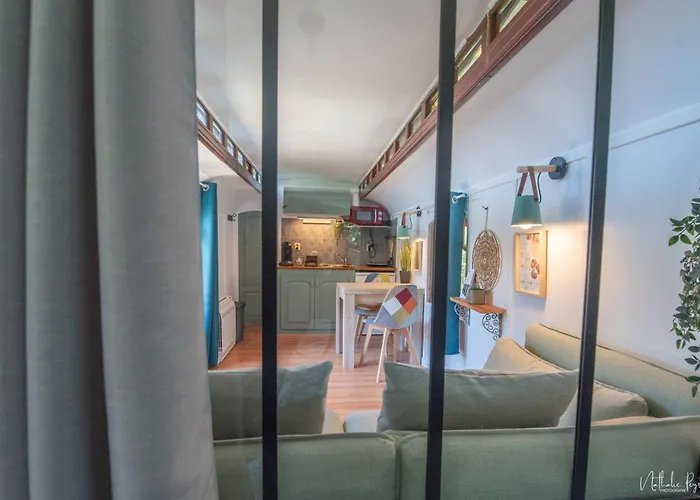 Roulotte Avec Bain Nordique Privatif Chauffé, Calme Et Bien-être Fichous-Riumayou